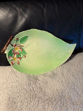 Green Leaf-Shaped Ceramic Carlton Ware trinket dish